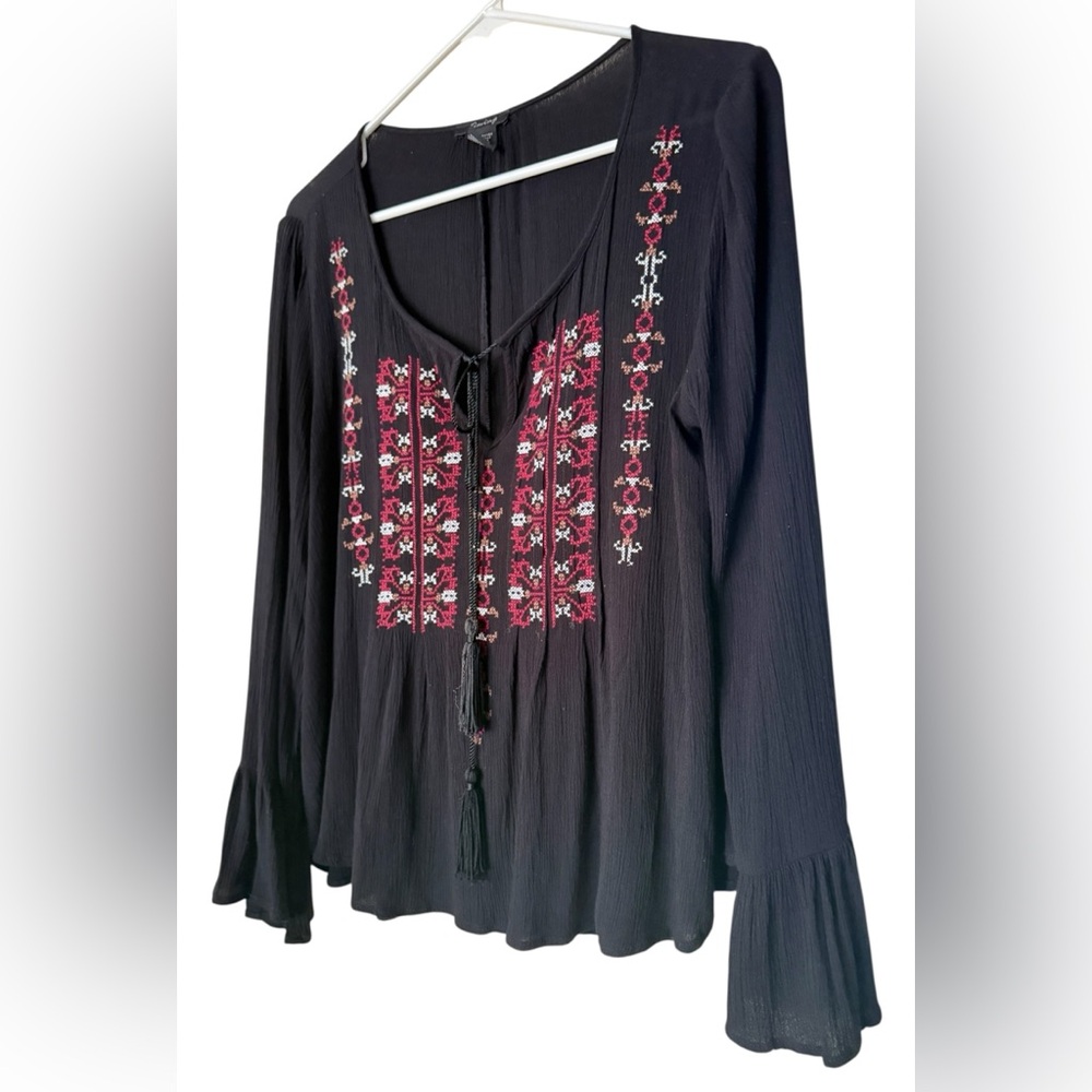 Women’s Boho Pullover Blouse Embroidered Design Size L